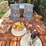 Family House - 50 M To The Beach! 度假居 Kožino