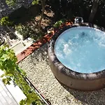 Family House - 50 M To The Beach! 度假居