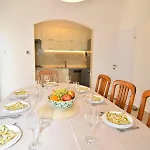 Family House - 50 M To The Beach! 度假居