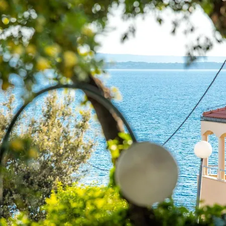 Family House - 50 M To The Beach! 펜션 Kožino