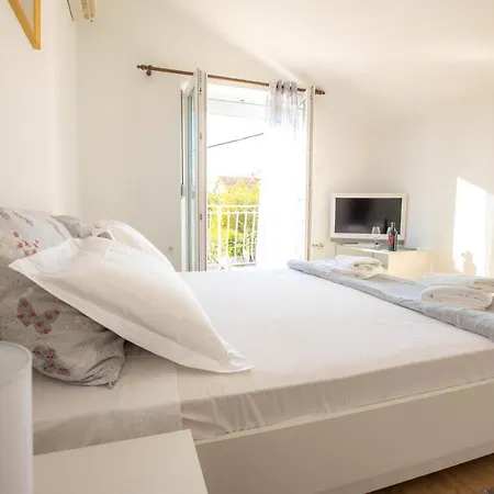 Family House - 50 M To The Beach!