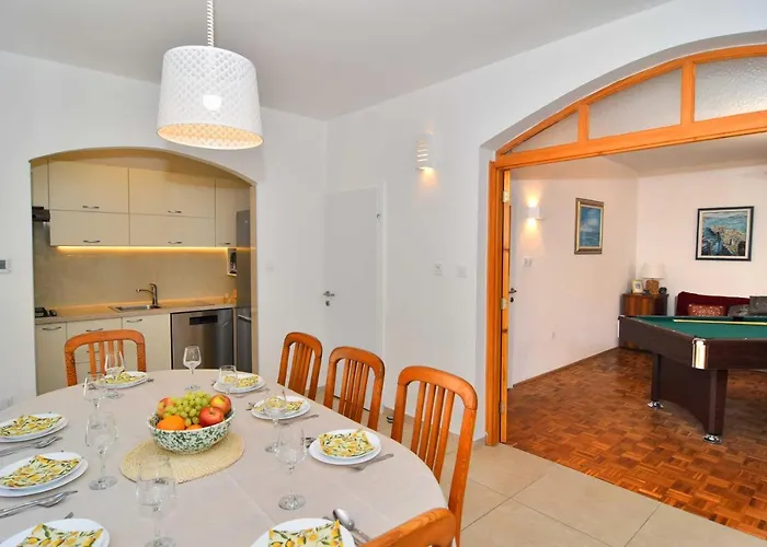 Family House - 50 M To The Beach! Ferienhaus *