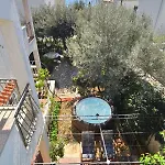 Family House - 50 M To The Beach! Semesterbostad *