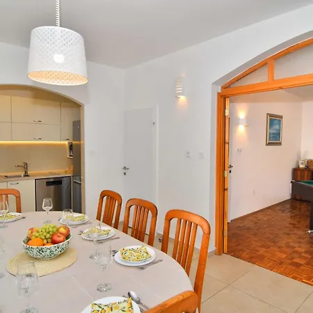 Family House - 50 M To The Beach! Ferienhaus *