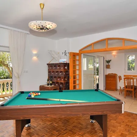 Family House - 50 M To The Beach!